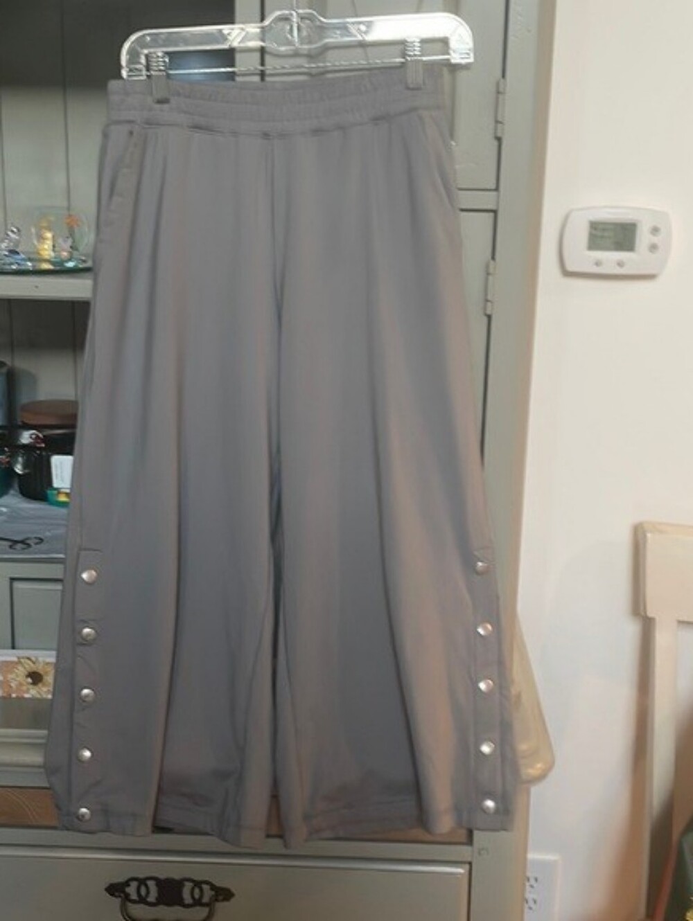 Aerie Gray Wide-Leg Snap Hem Capris Culottes